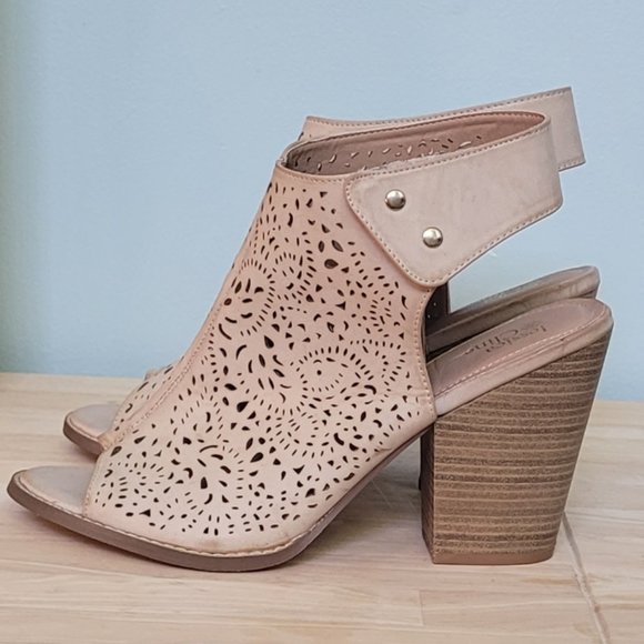 Jessica Cline | Shoes | Jessica Cline Kirra Nude Peep Toe Laser Cut